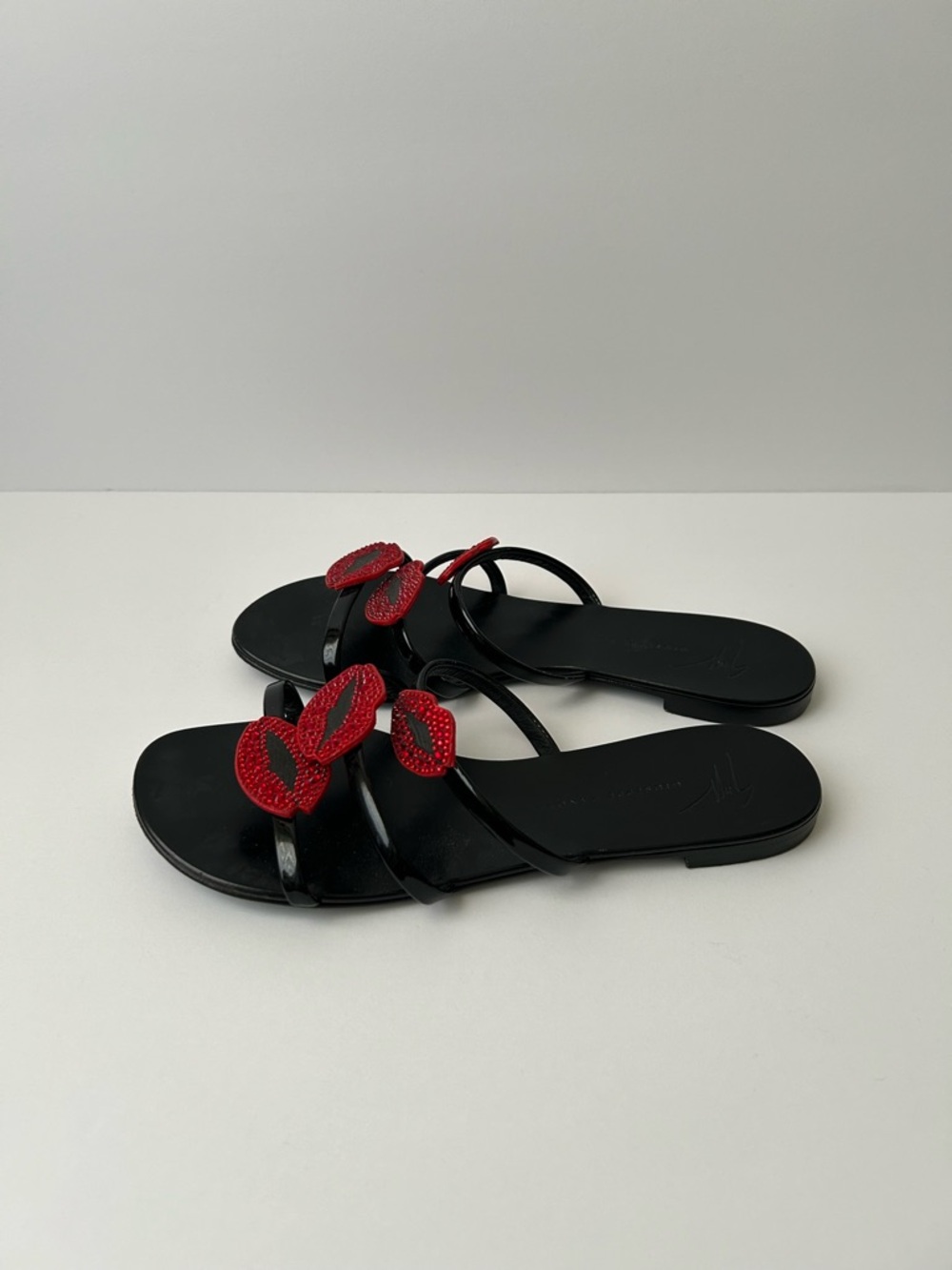 Giuseppe Zanotti Black Slide Sandals with Red Lip Appliqués - Picture 2 of 3